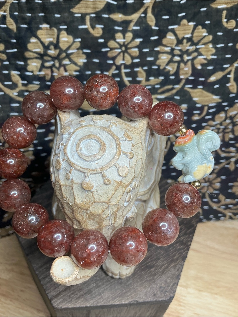 Red Sunstone 15mm with Alashan Squirrel